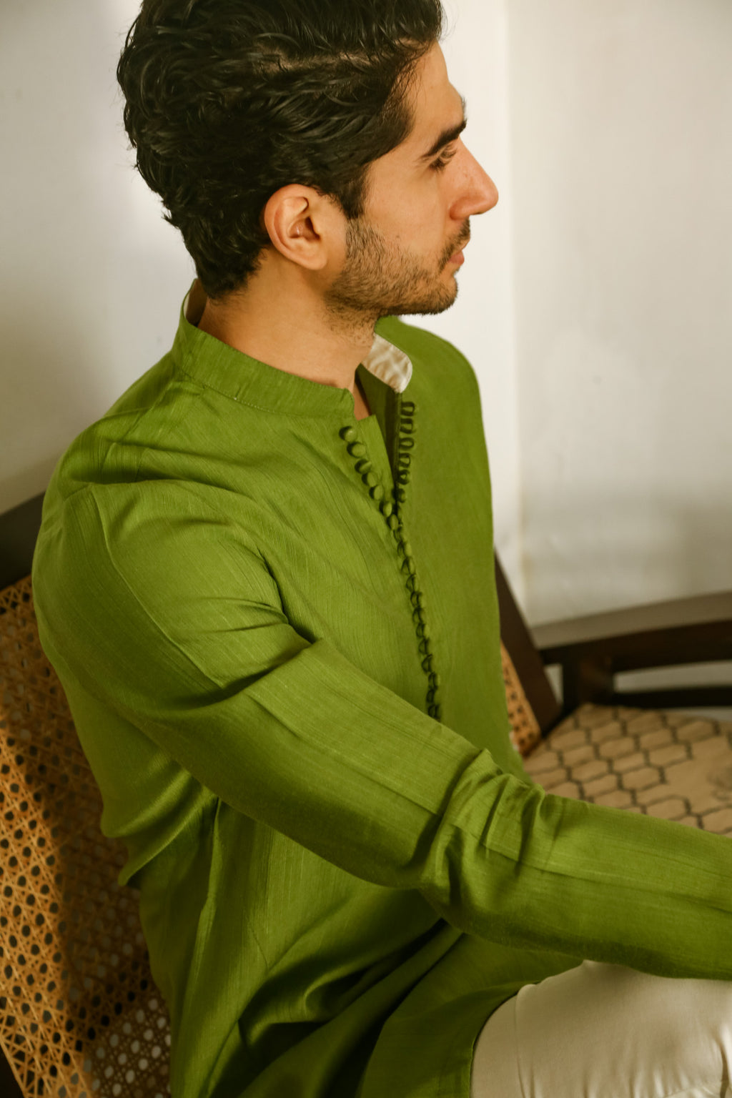 Men's Lustrous Green Kurta with Mandarin Collar