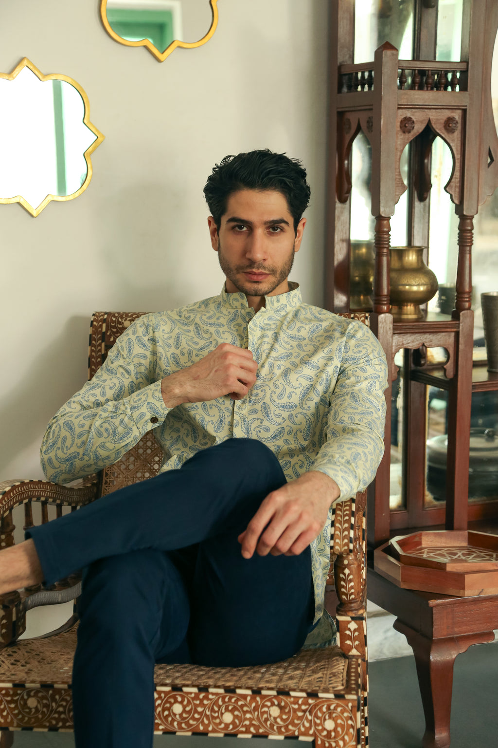 Men's Paisley Print Short Kurta with Mandarin Collar
