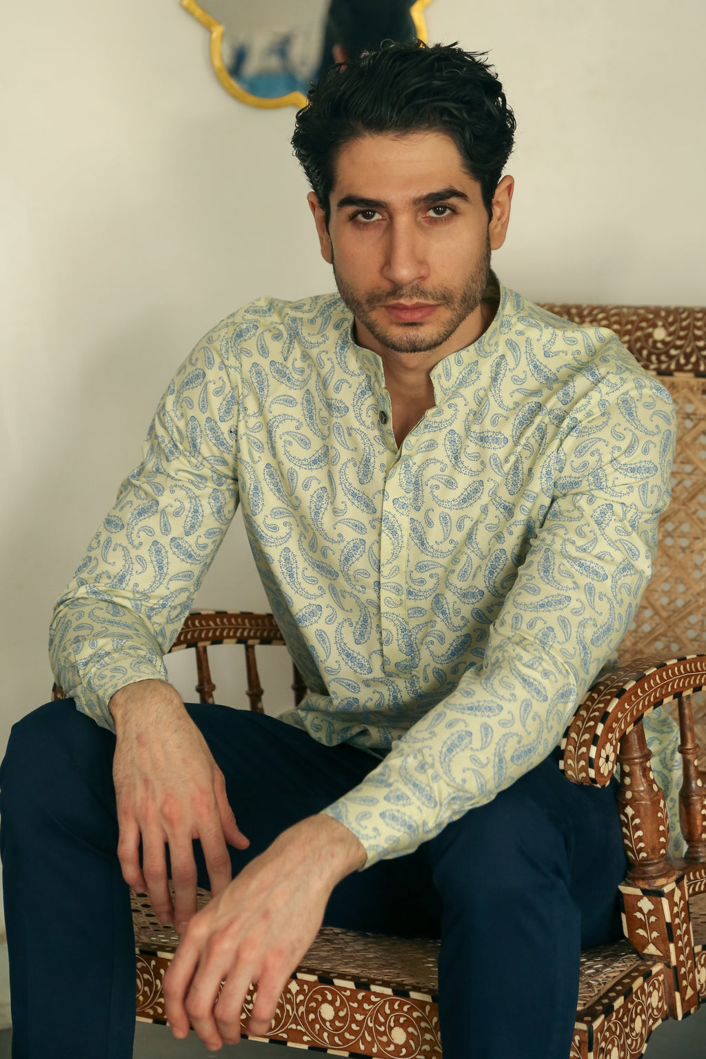 Men's Paisley Print Short Kurta with Mandarin Collar