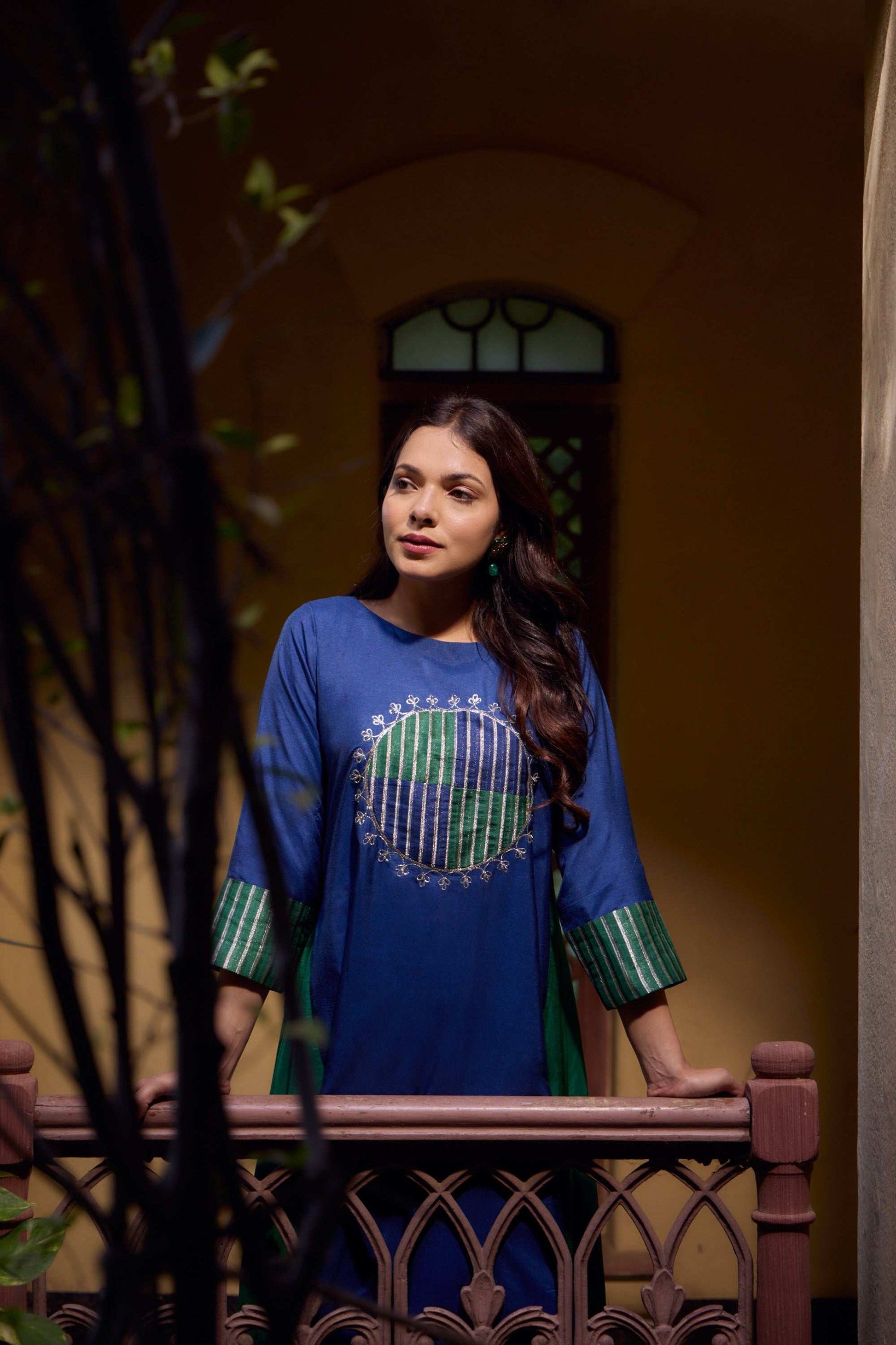 Aiyana - Traditional Geometric Pattern Silk Woven Women Suit Fusion Kurta Set Fusion Kurta Set