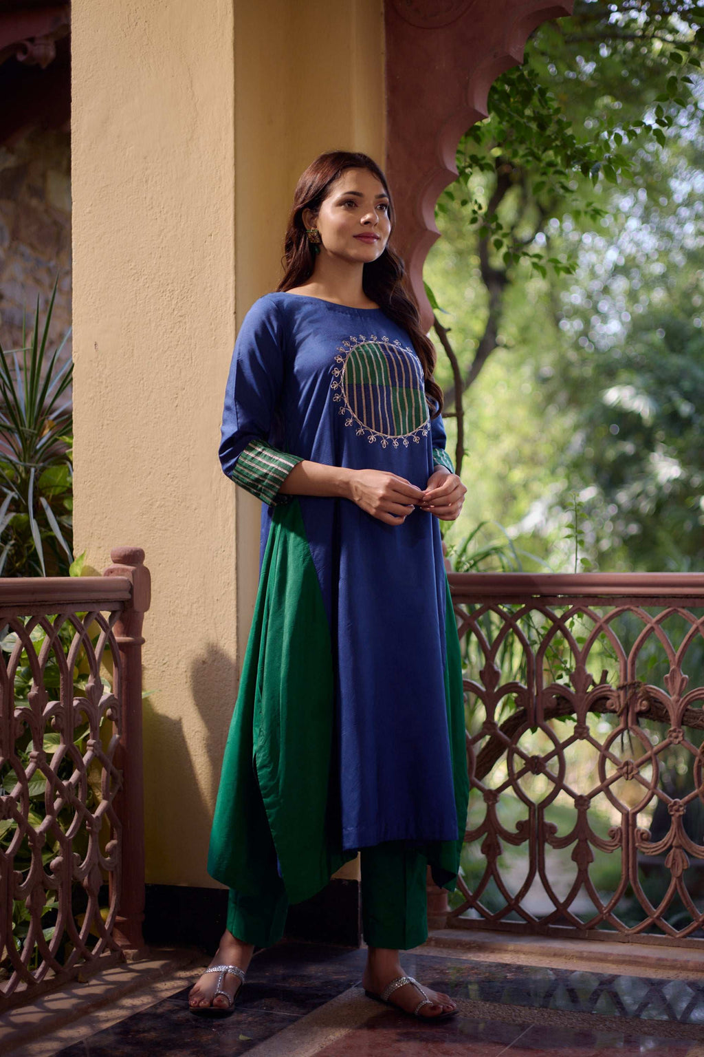 Aiyana - Traditional Geometric Pattern Silk Woven Women Suit Fusion Kurta Set Fusion Kurta Set