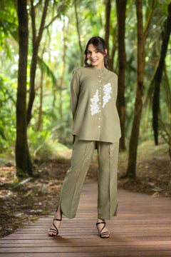 Women's Short Coord Set With Front Motifs