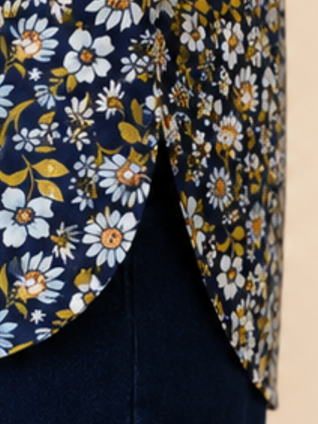 Lightweight Daisy Floral Print Top
