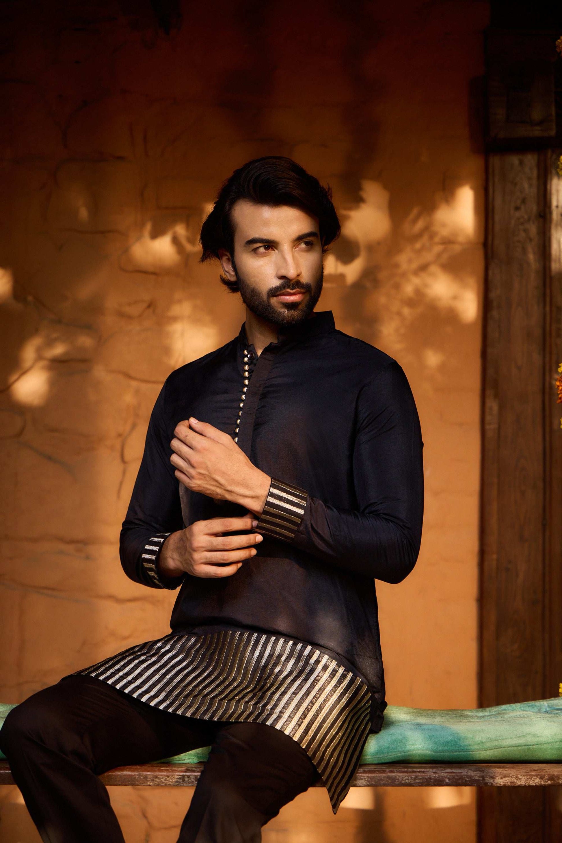 Mannat & Zoya - Vertical Stripes Collar Design Black Twin Set Twinning Statement