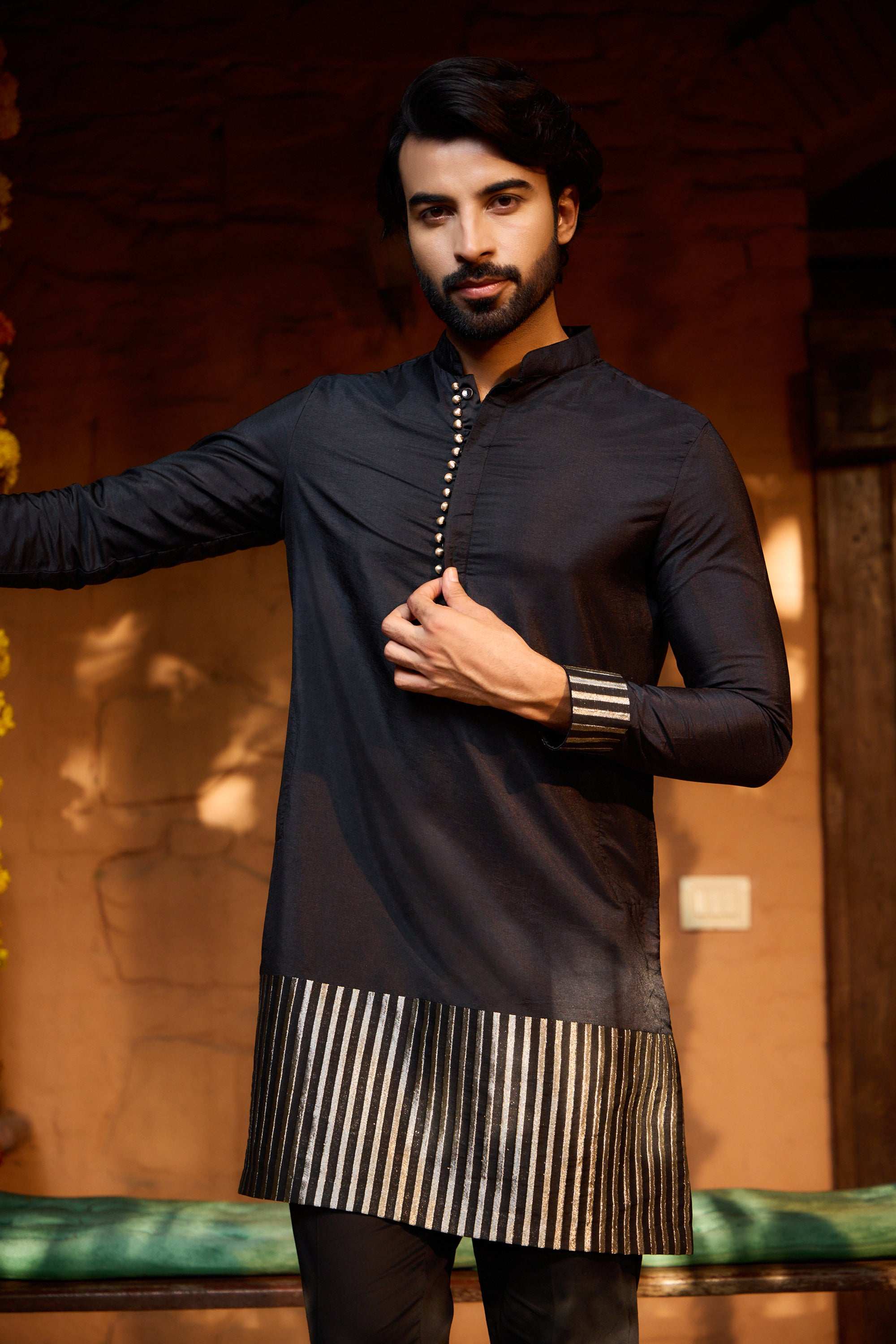 Mannat & Zoya - Vertical Stripes Collar Design Black Twin Set Twinning Statement