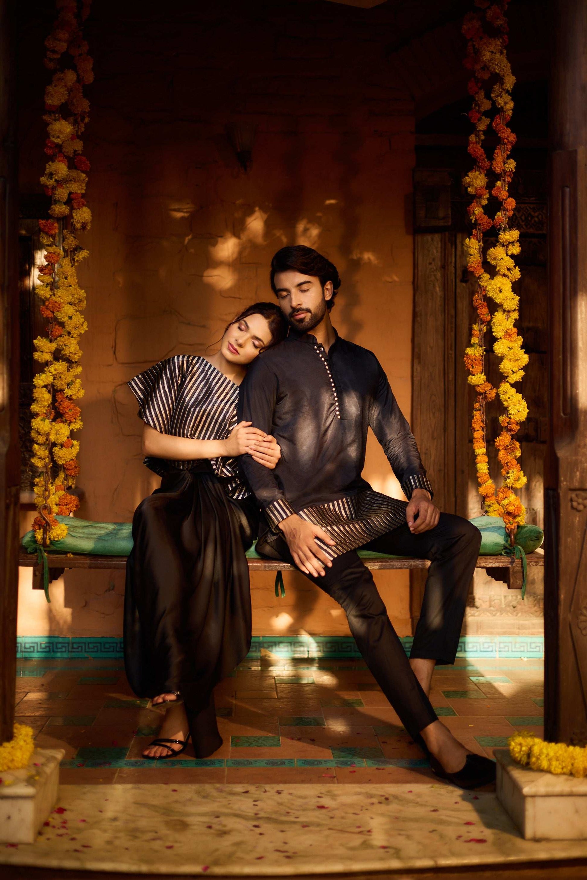 Mannat & Zoya - Vertical Stripes Collar Design Black Twin Set Twinning Statement