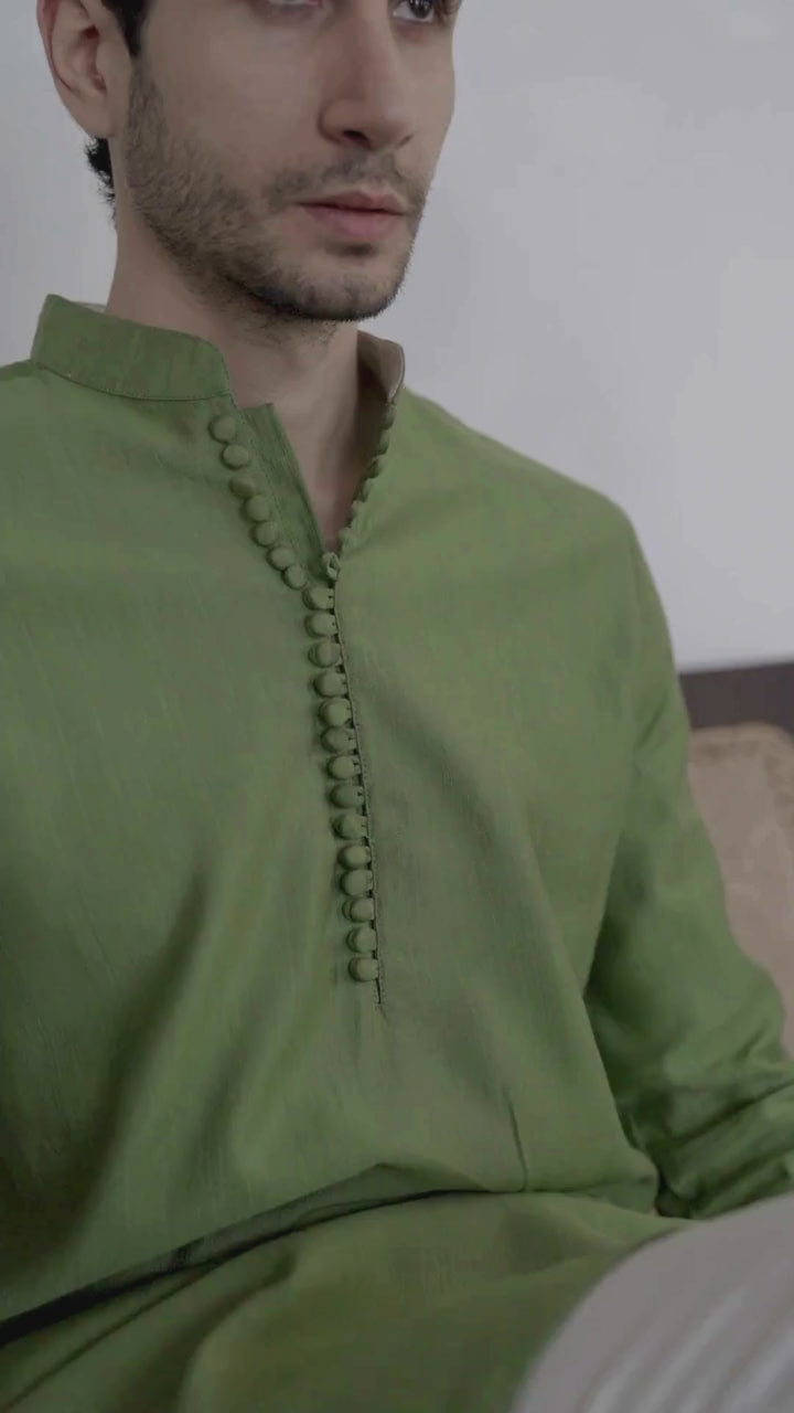 Men's Lustrous Green Kurta with Mandarin Collar